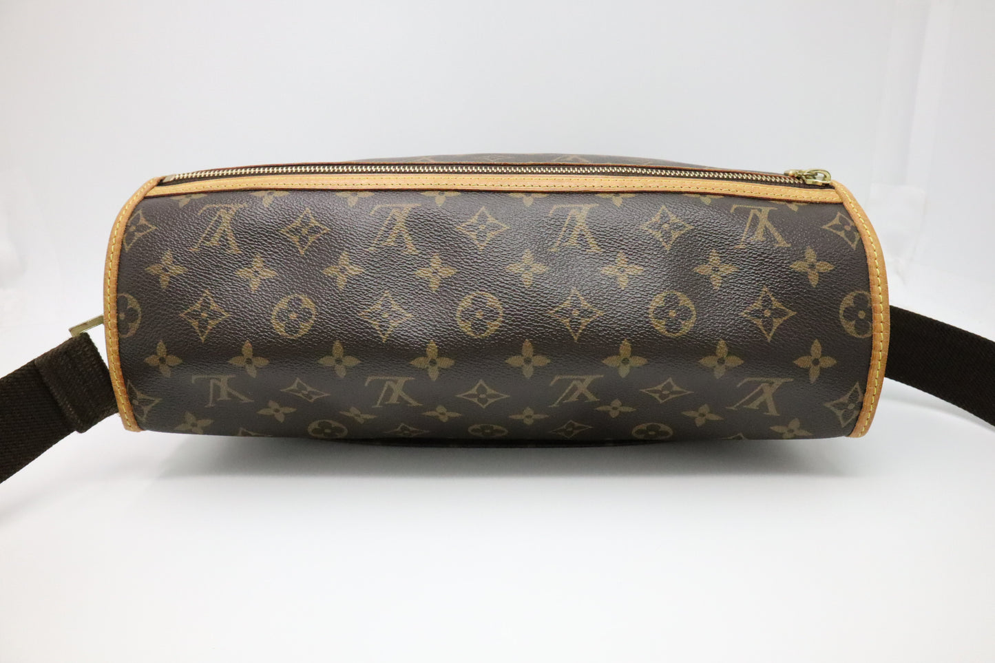 Louis Vuitton Bosphore GM Messenger Bag in Monogram Canvas