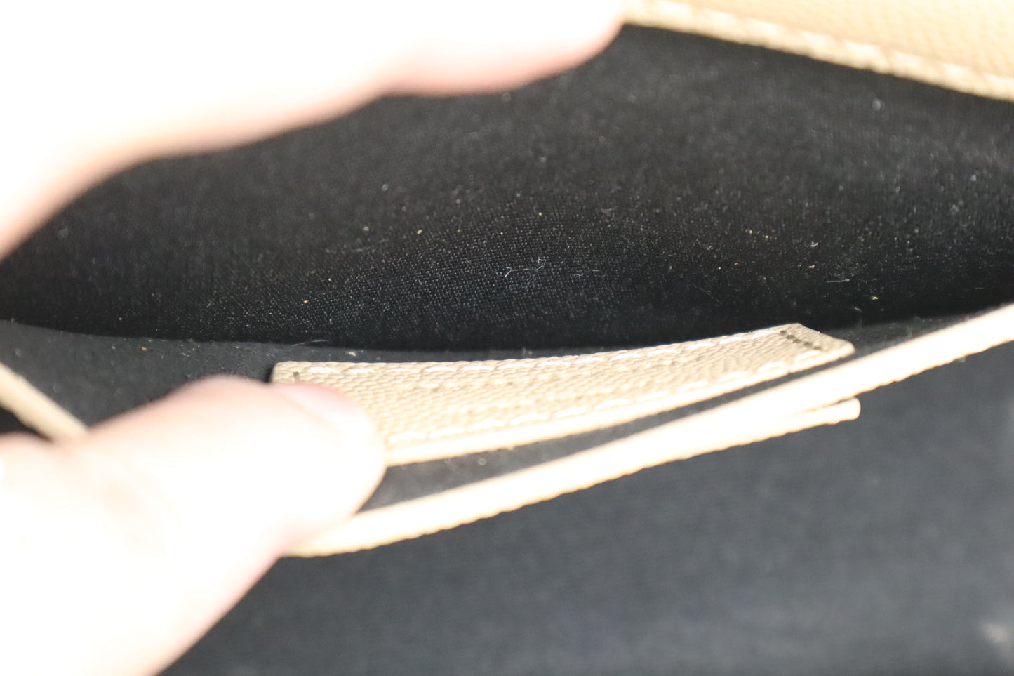 YSL Saint Laurent Medium Kate in Beige Grain de Poudre Leather