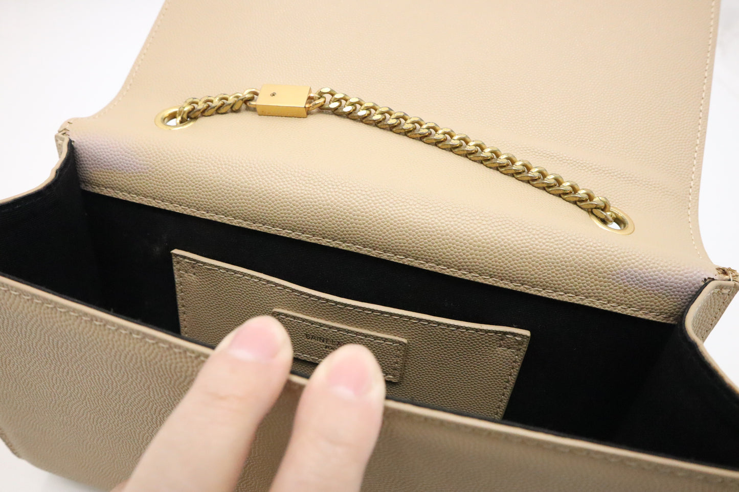 YSL Saint Laurent Medium Kate in Beige Grain de Poudre Leather