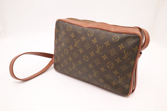 Louis Vuitton Sac Bandouliere in Monogram Canvas