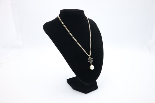 Chanel CC Necklace with Pearl