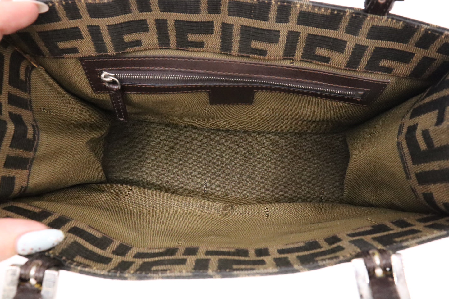 Fendi Shoulder Bag in Zucca Canvas