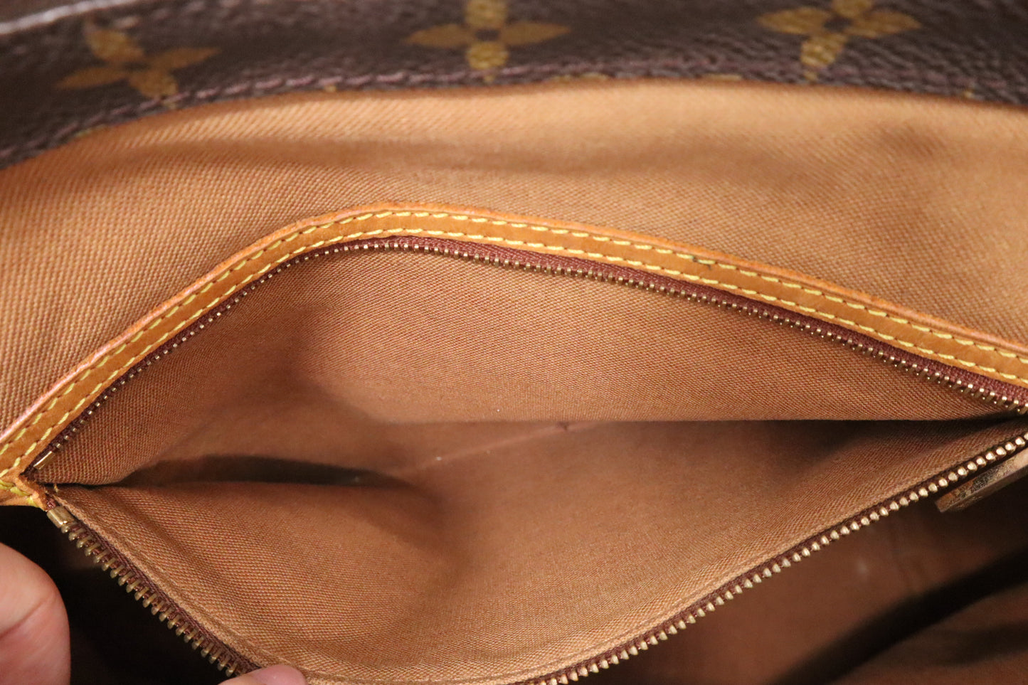 Louis Vuitton Cabas Mezzo in Monogram Canvas