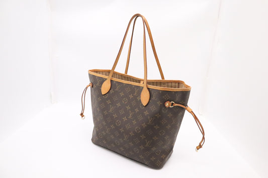 Louis Vuitton Neverfull MM in Monogram Canvas