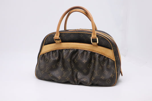 Louis Vuitton Mizi in Monogram Canvas