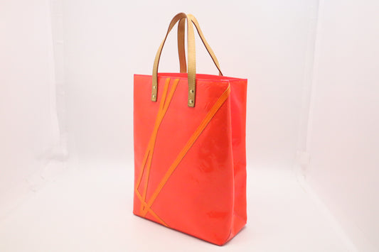 Louis Vuitton Reade MM in Orange Vernis
