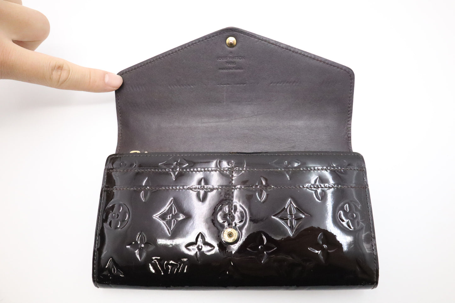 Louis Vuitton Sarah Wallet in Amarante Vernis Leather