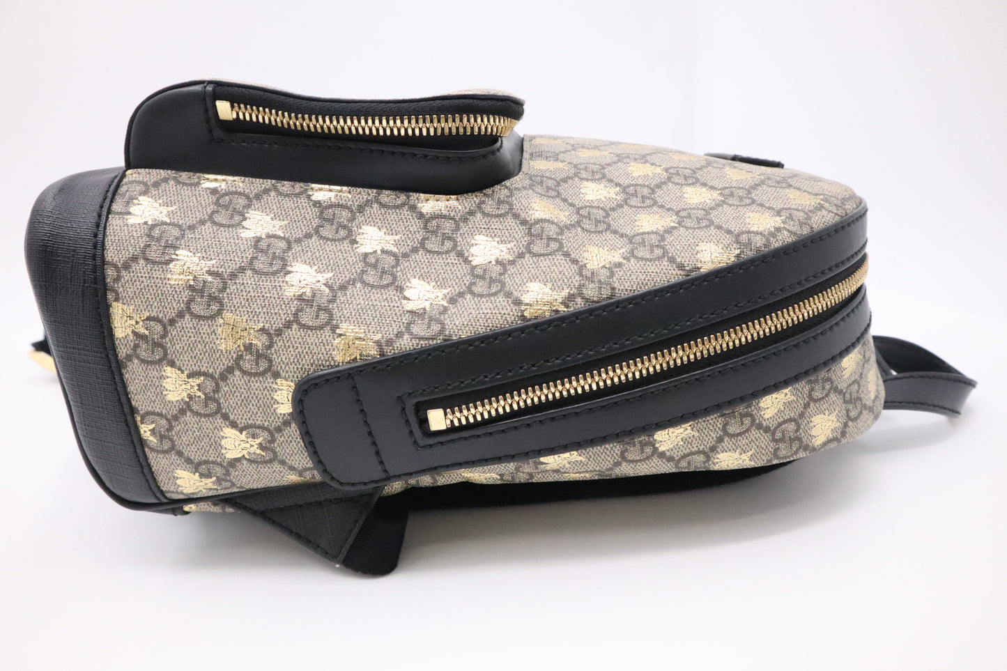Gucci Small Backpack in GG Supreme Canvas with Bees
