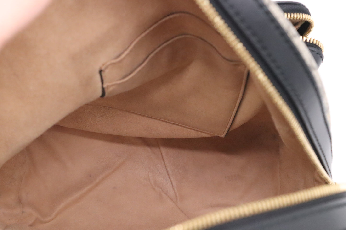Gucci Small Backpack in GG Supreme Canvas with Bees