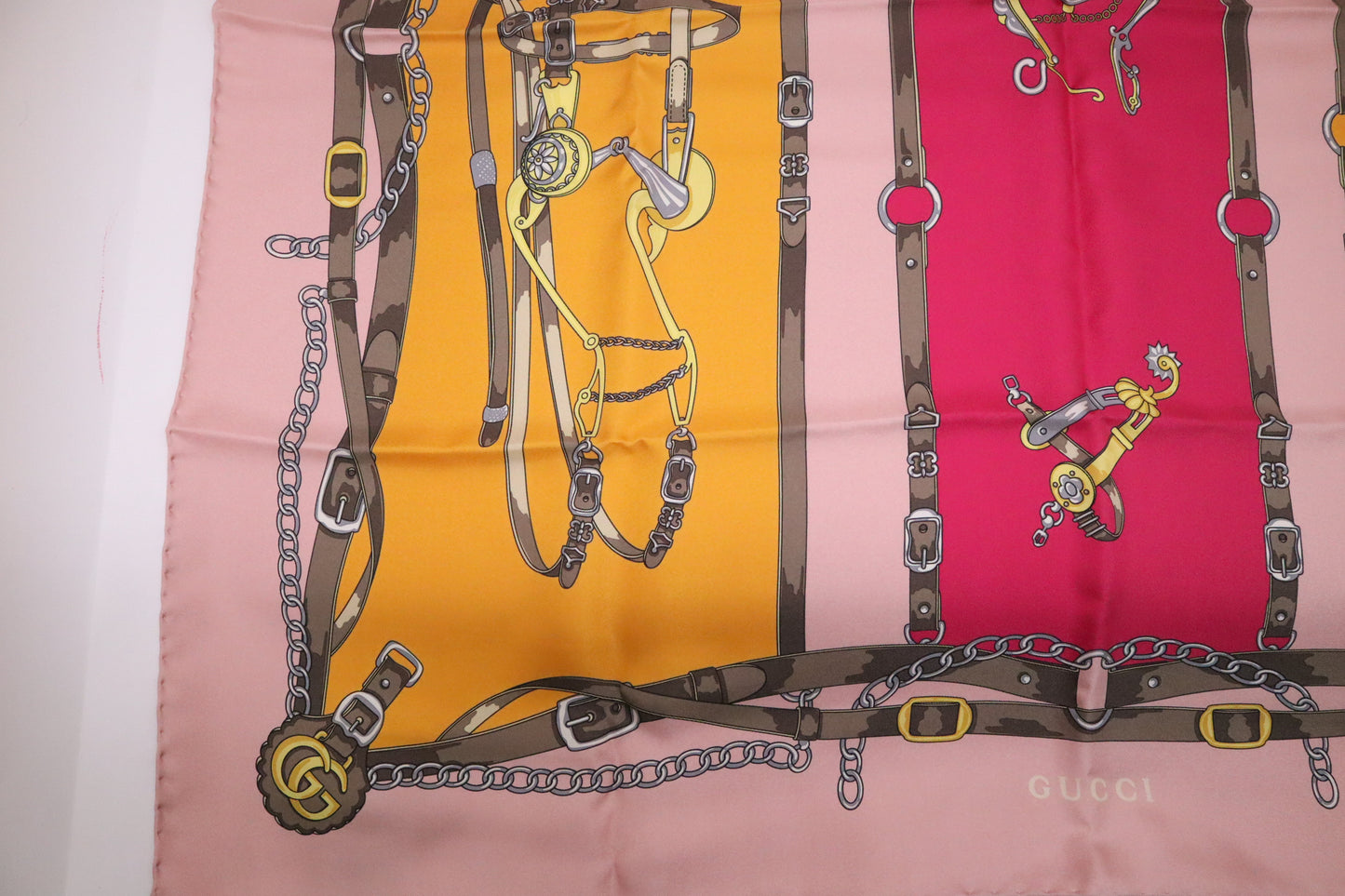 Gucci Scarf in Pink Silk