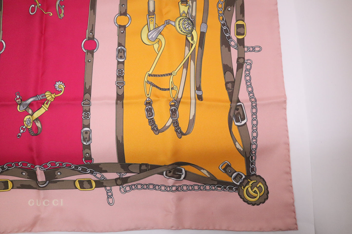 Gucci Scarf in Pink Silk