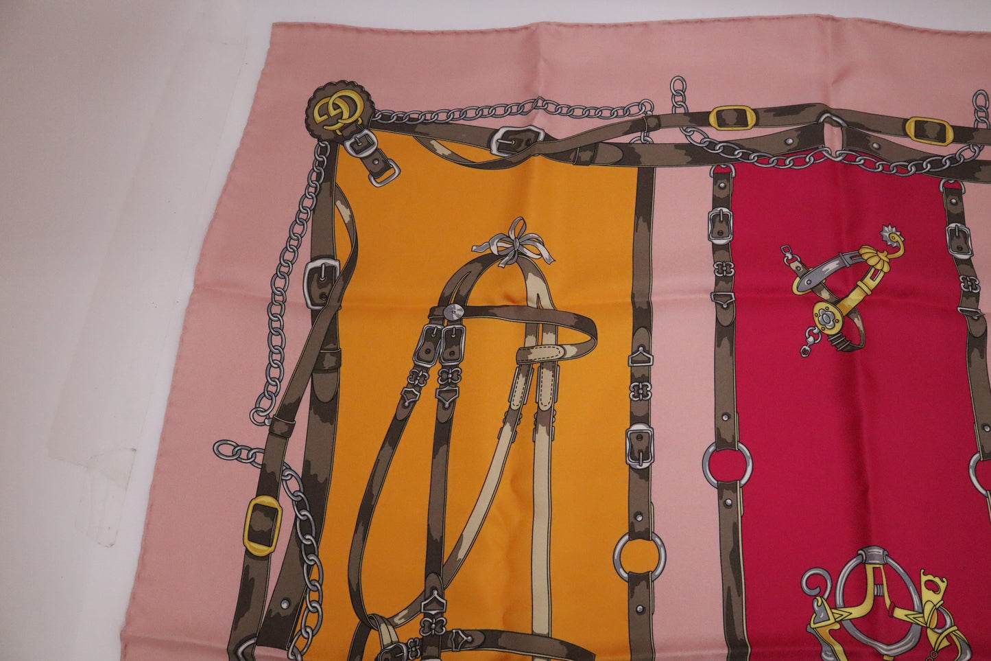 Gucci Scarf in Pink Silk