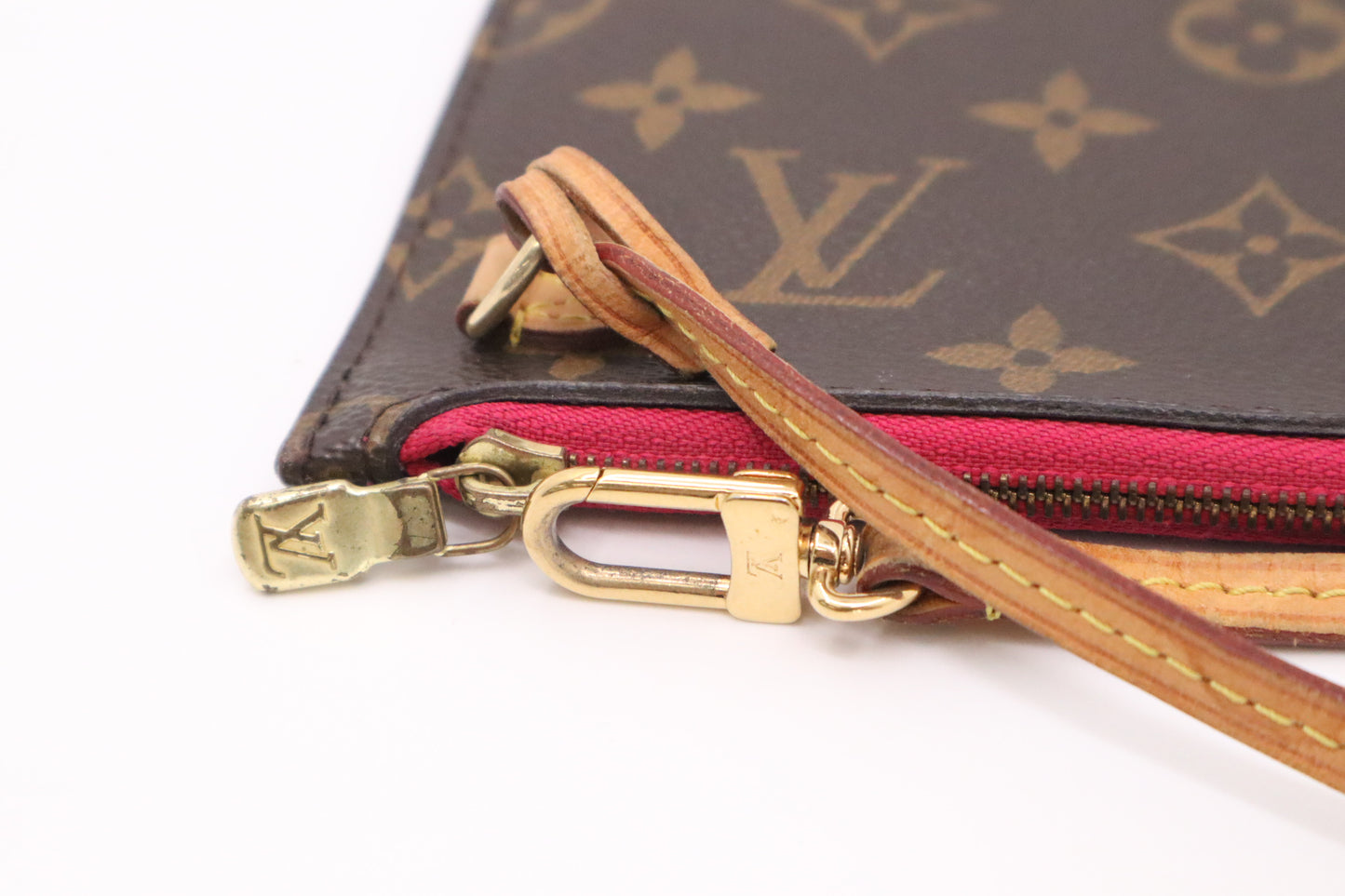 Louis Vuitton Neverfull Pouch in Monogram Canvas