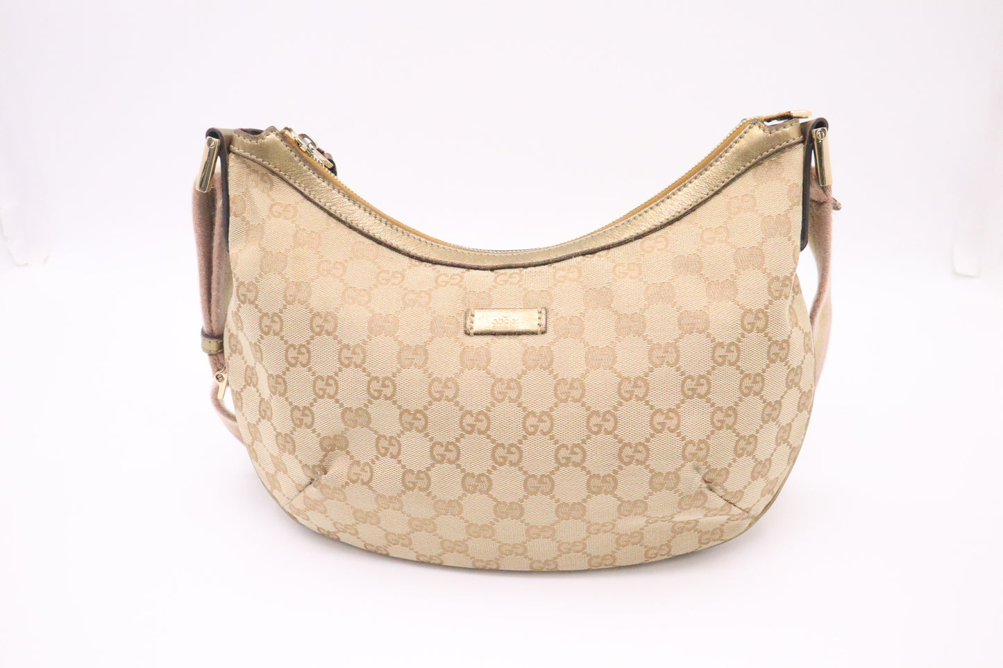 Gucci Shoulder Bag in Beige and Gold GG Supreme Canvas
