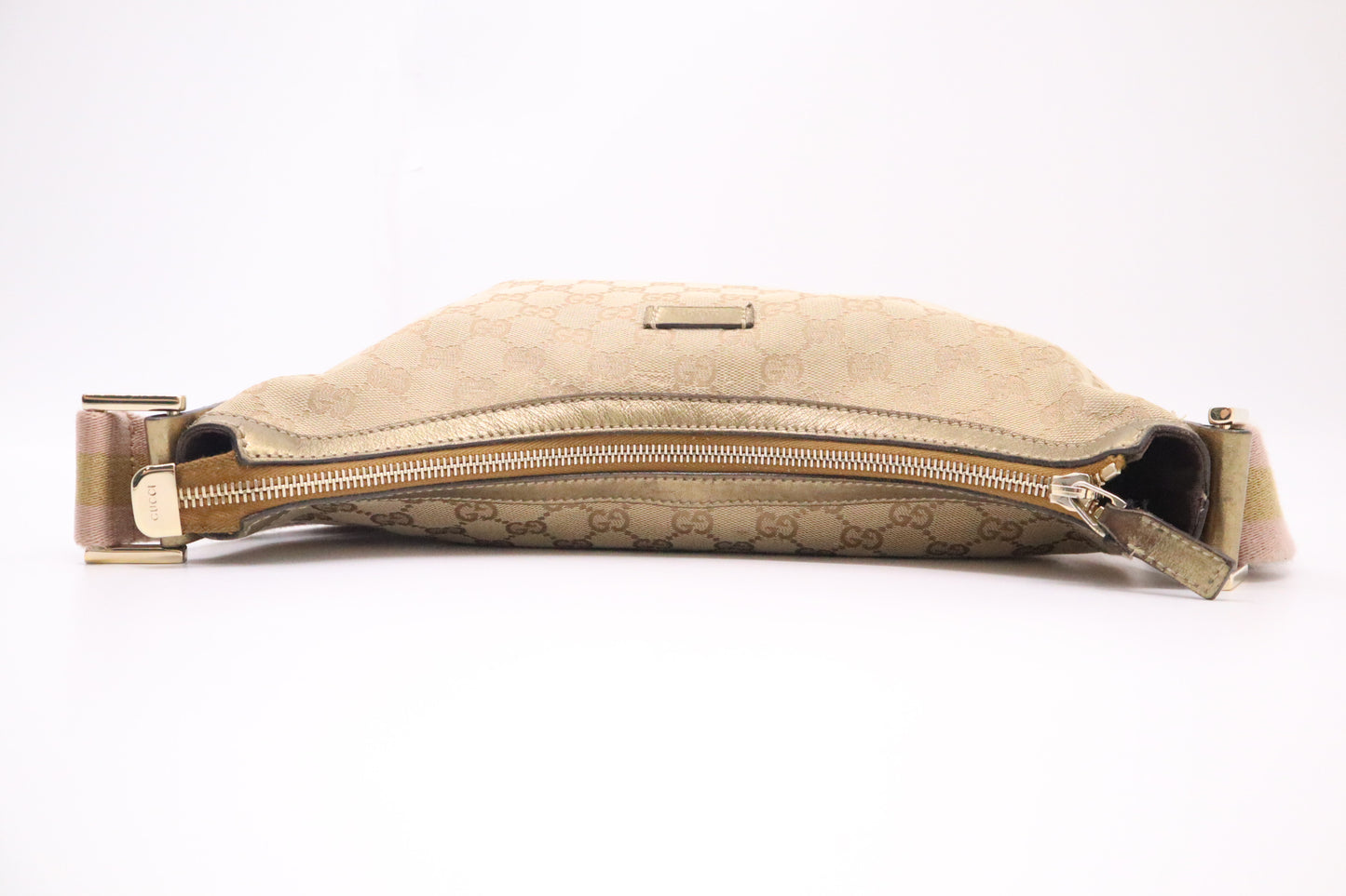 Gucci Shoulder Bag in Beige and Gold GG Supreme Canvas