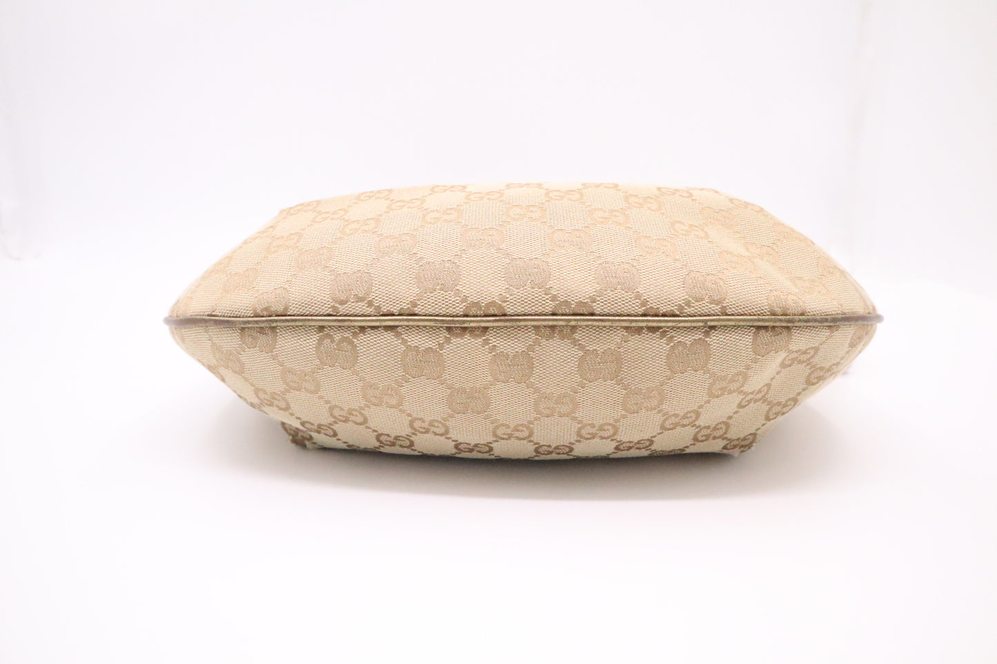 Gucci Shoulder Bag in Beige and Gold GG Supreme Canvas