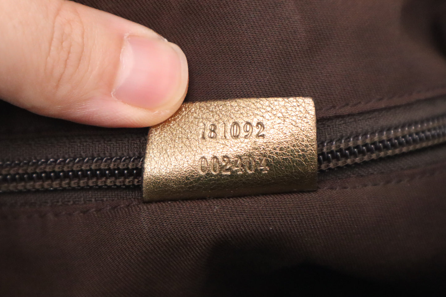 Gucci Shoulder Bag in Beige and Gold GG Supreme Canvas