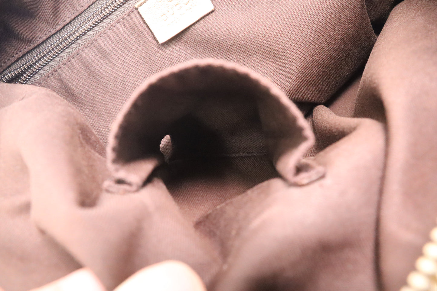 Gucci Shoulder Bag in Beige and Gold GG Supreme Canvas