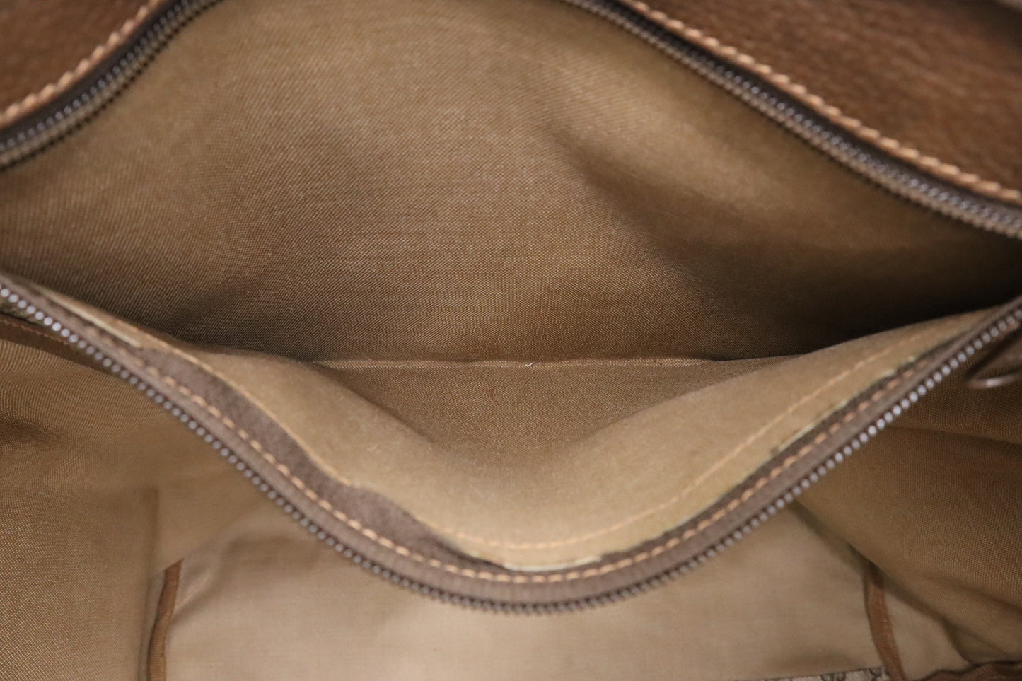 Gucci Travel Tote in GG Supreme Canvas
