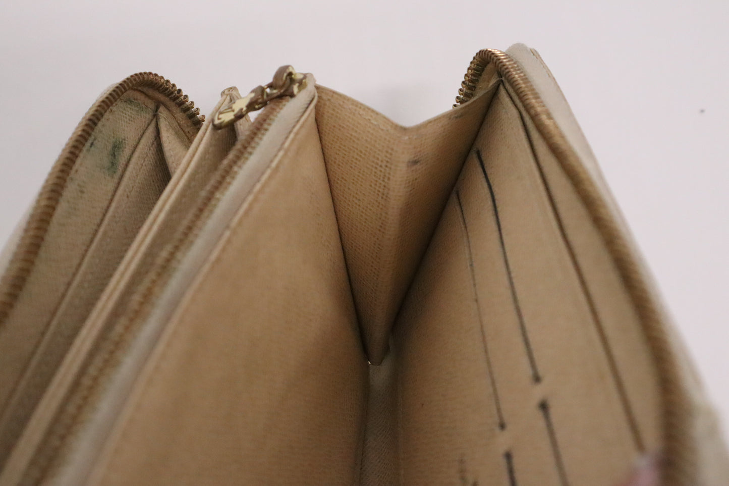 Louis Vuitton Long Zippy Wallet in Damiere Azur Canvas