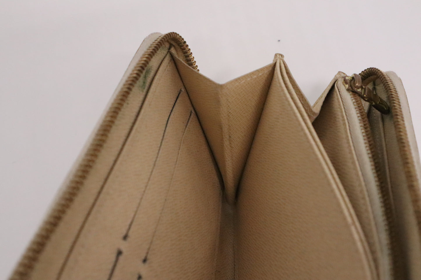 Louis Vuitton Long Zippy Wallet in Damiere Azur Canvas