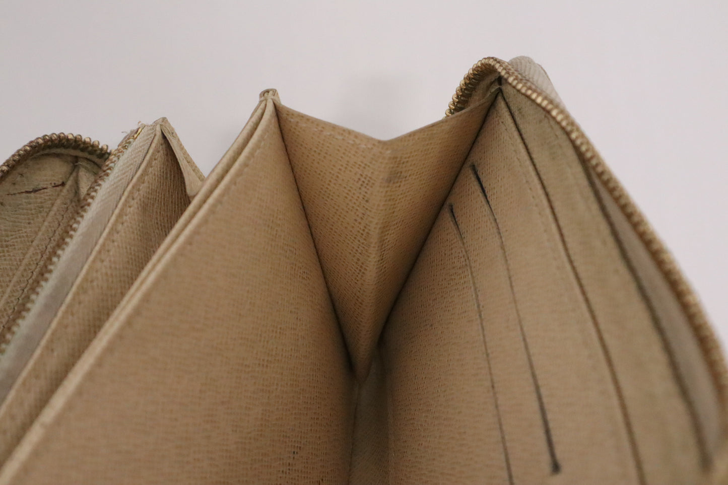 Louis Vuitton Long Zippy Wallet in Damiere Azur Canvas