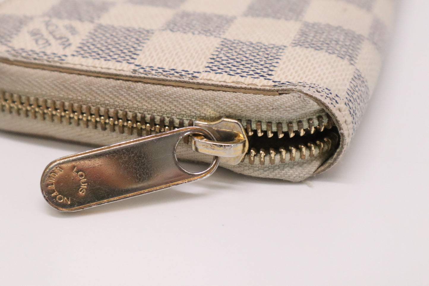 Louis Vuitton Long Zippy Wallet in Damiere Azur Canvas