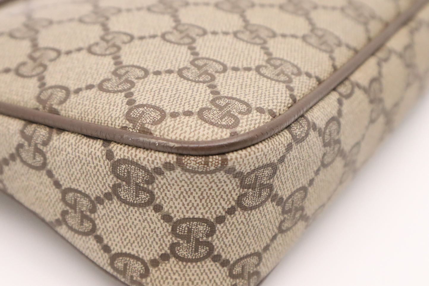 Gucci Shoulder Bag in GG Supreme Canvas