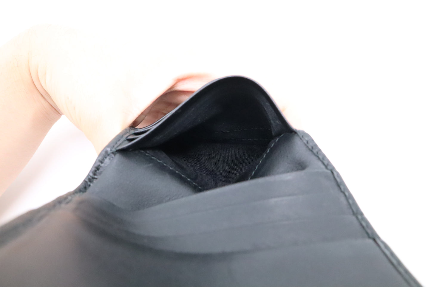 Gucci Compact Wallet in Black Micro Guccissima Leather