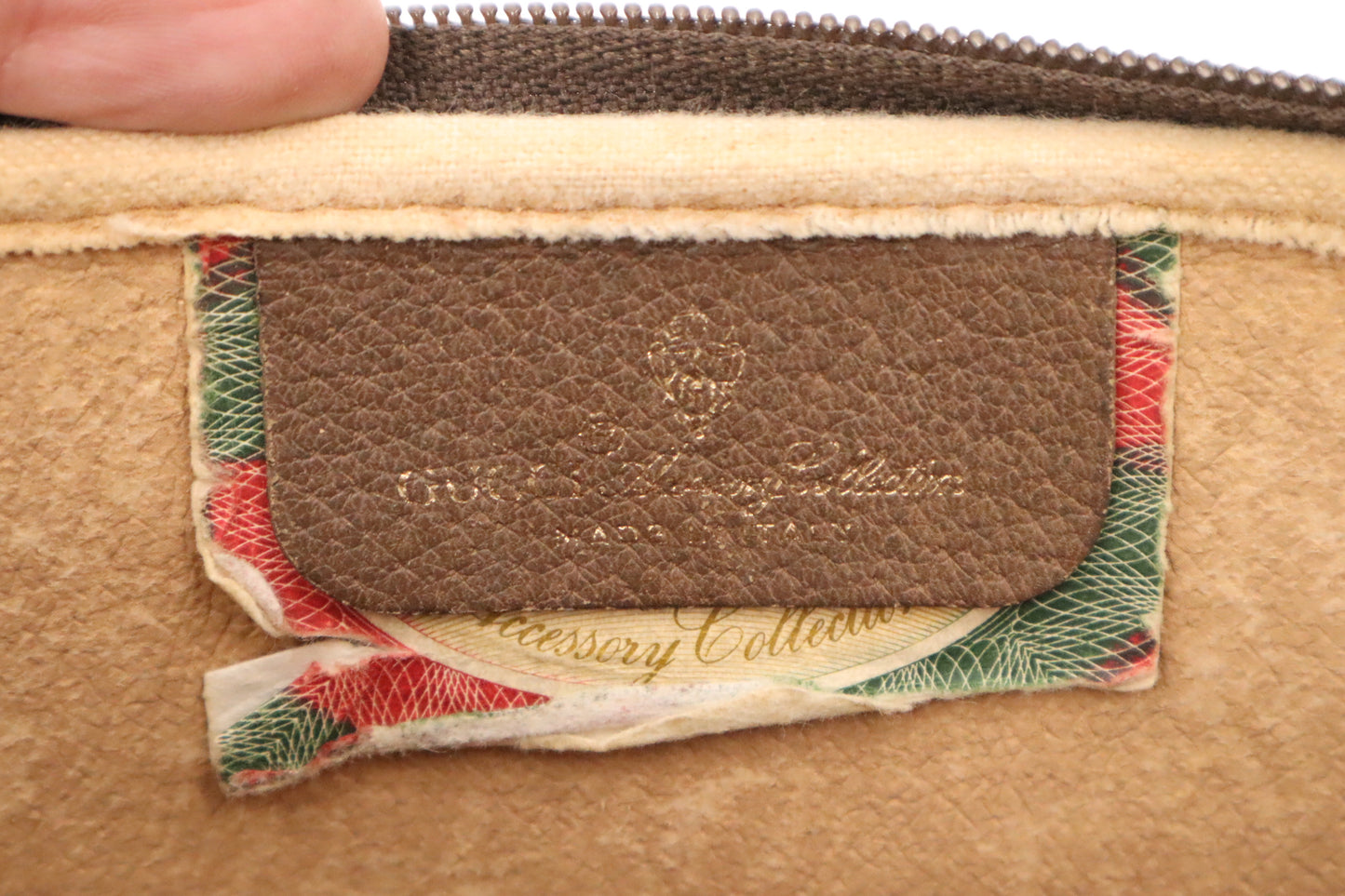 Gucci Shoulder Bag in GG Supreme Canvas