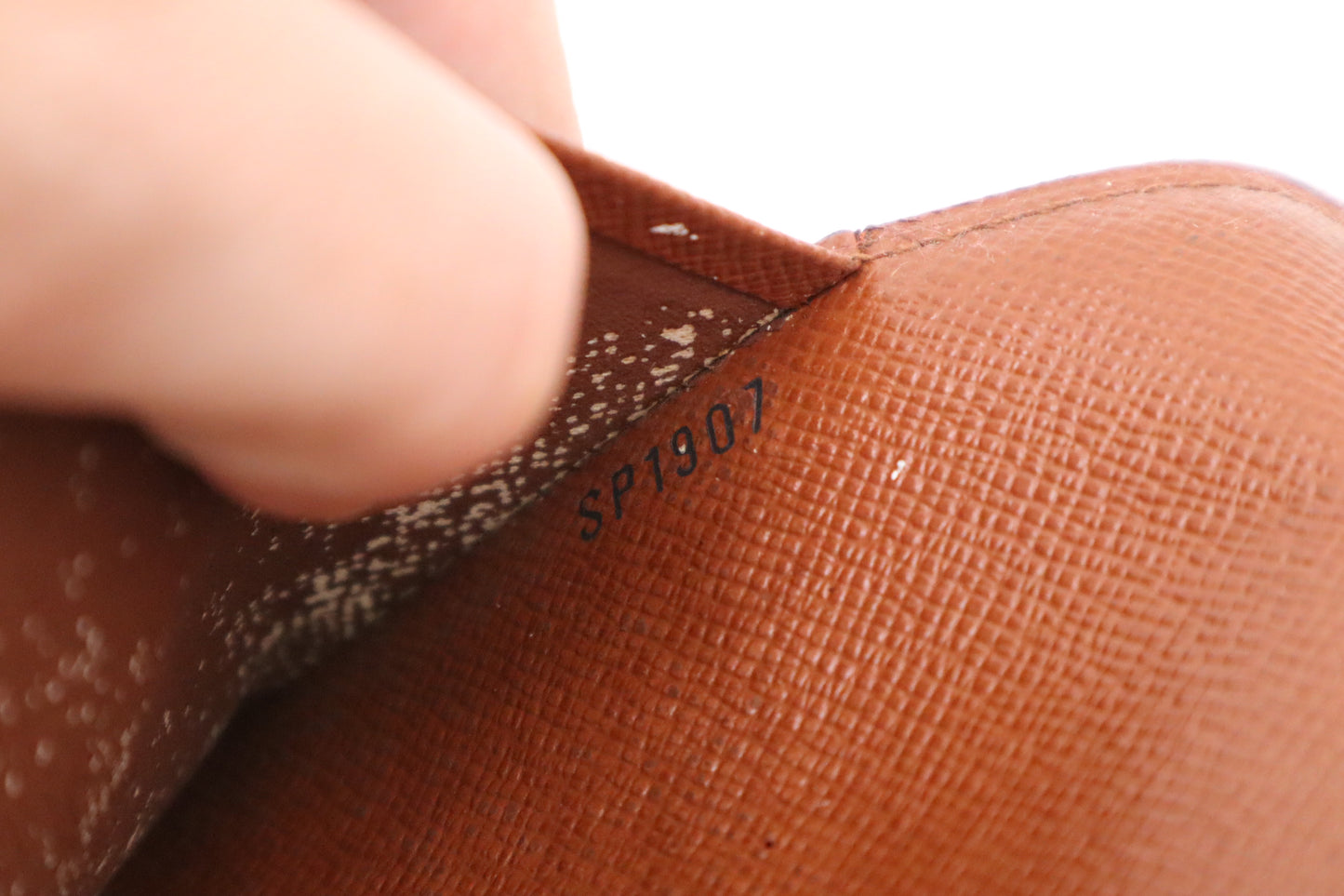 Louis Vuitton Agenda MM in Monogram Canvas