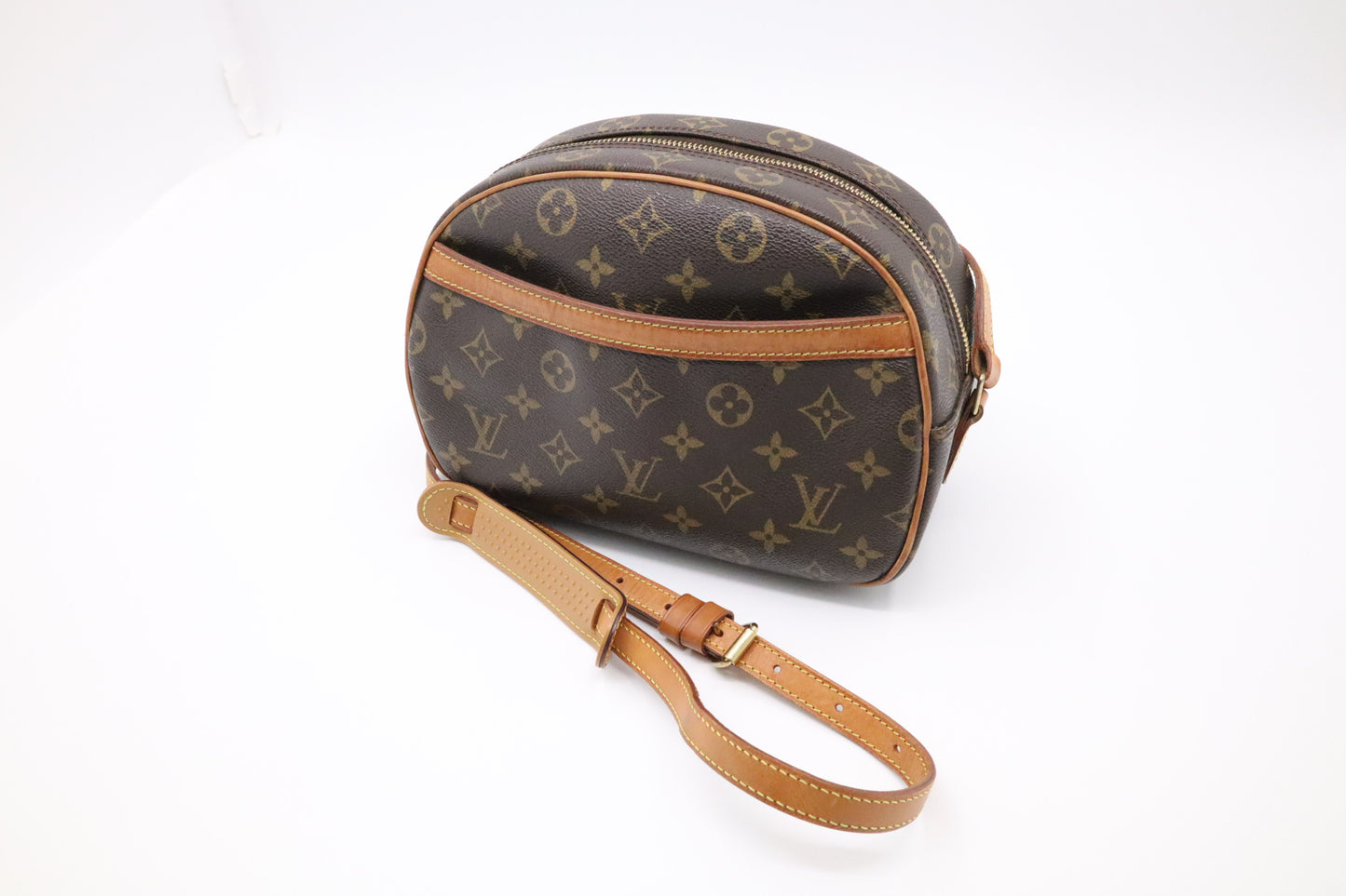Louis Vuitton Blois in Monogram Canvas