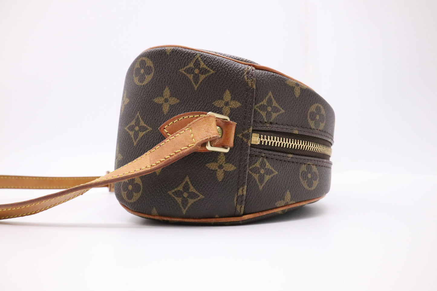 Louis Vuitton Blois in Monogram Canvas