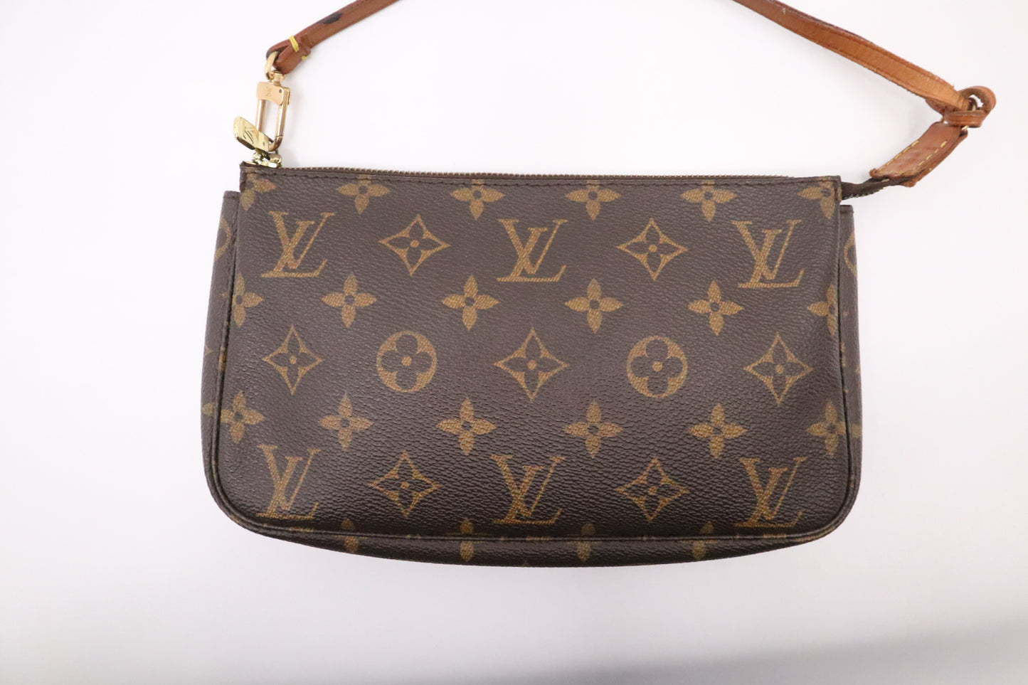Louis Vuitton Pochette Accessoires in Monogram Canvas