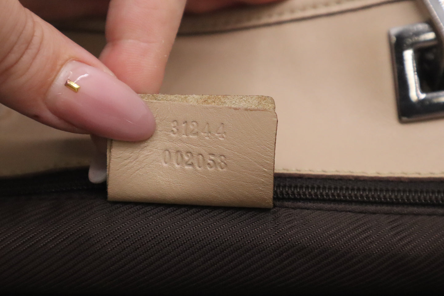 Gucci Bucket Bag in Beige Canvas
