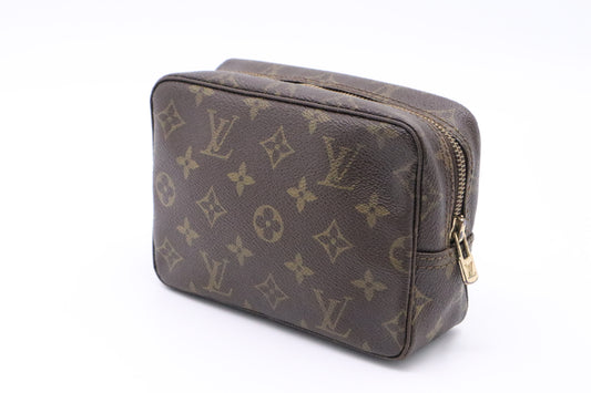 Louis Vuitton Trousse 18 in Monogram Canvas