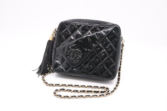 Chanel Shoulder Bag in Black Patent Leather