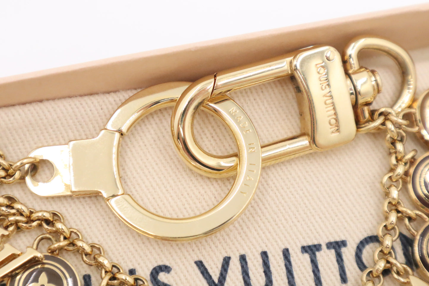 Louis Vuitton Porte Cles Chaine Pastilles Charm