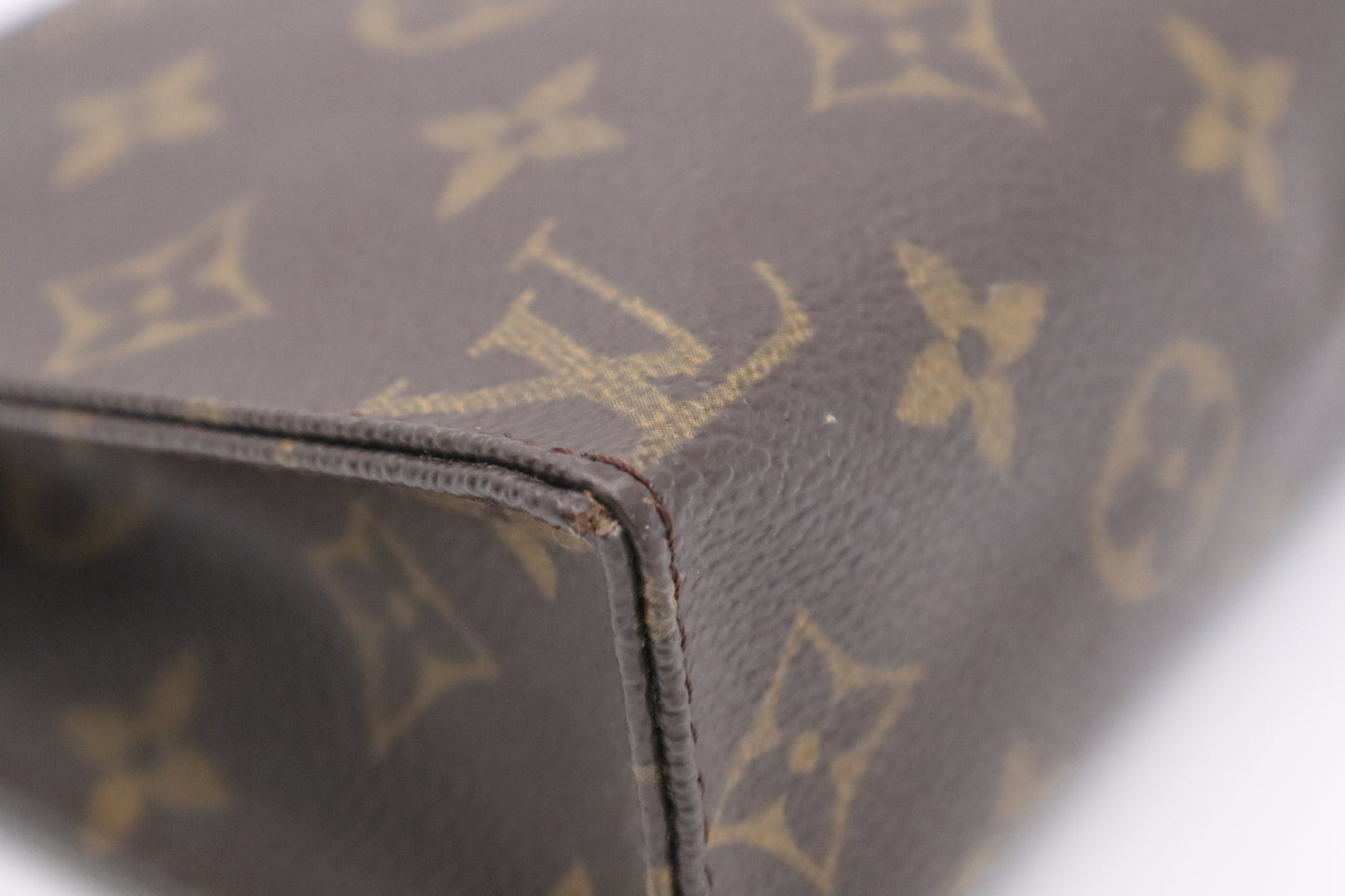 Louis Vuitton Toiletry 19 in Monogram Canvas