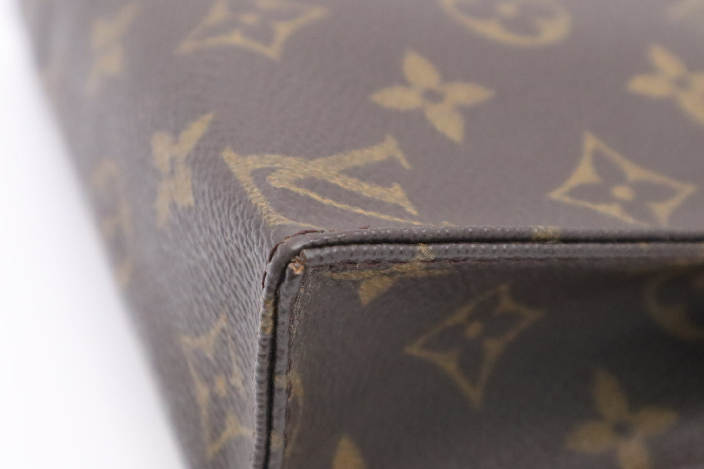 Louis Vuitton Toiletry 19 in Monogram Canvas