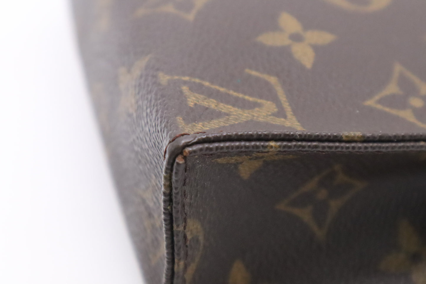 Louis Vuitton Toiletry 19 in Monogram Canvas