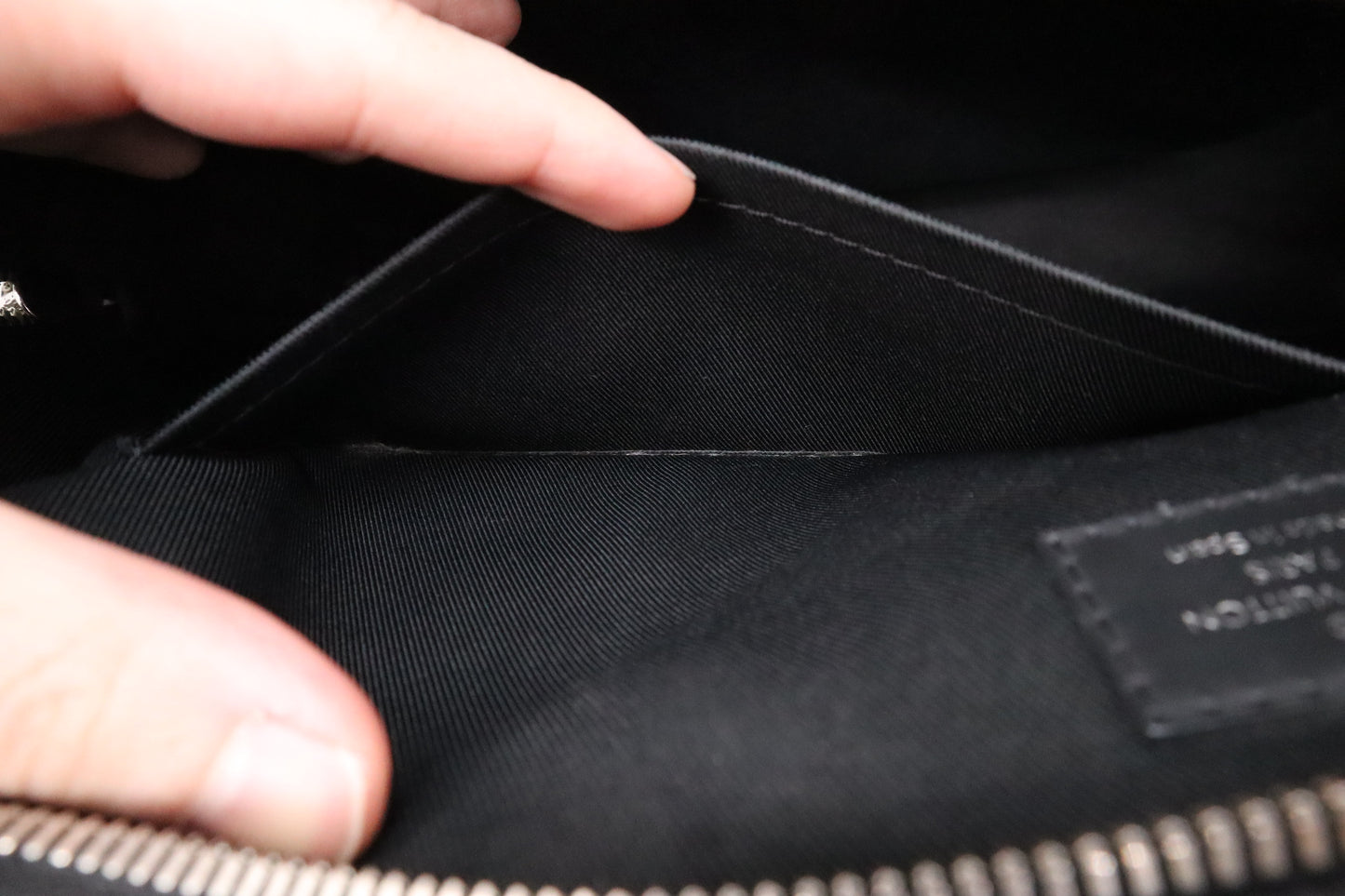Louis Vuitton Porte Documents Jules in Damier Graphite Canvas