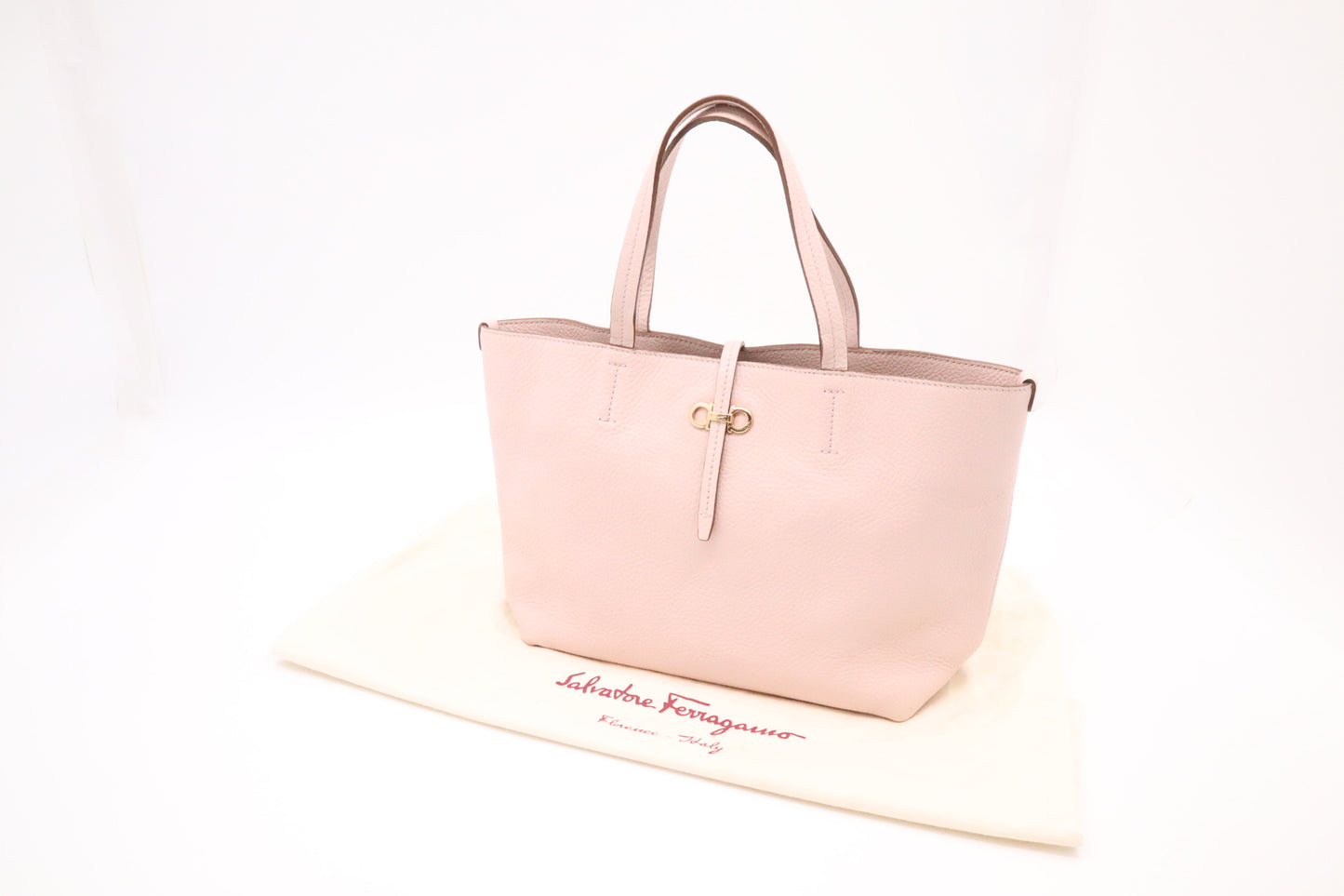 Ferragamo Handbag in Pale Pink Leather