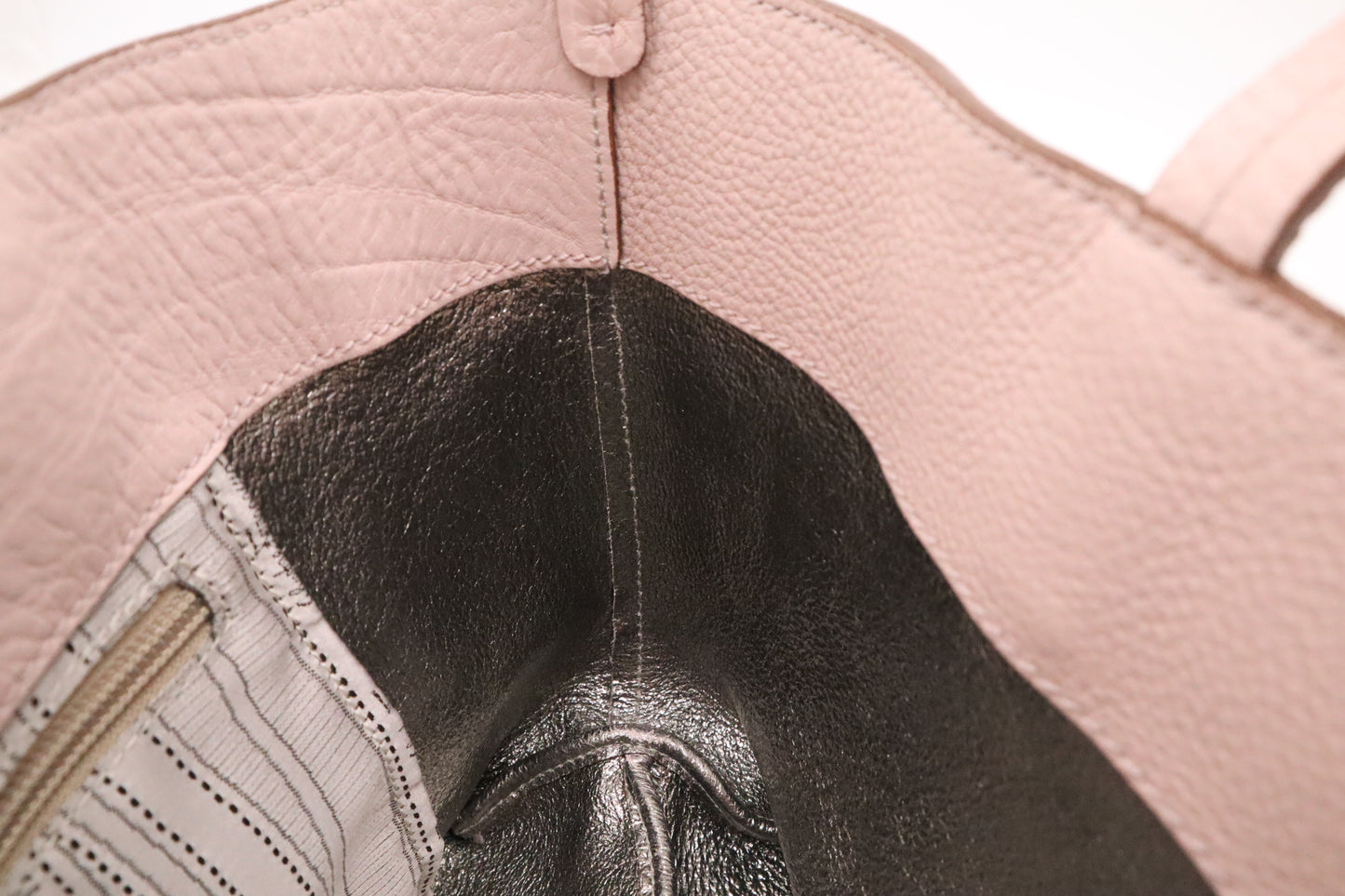 Ferragamo Handbag in Pale Pink Leather