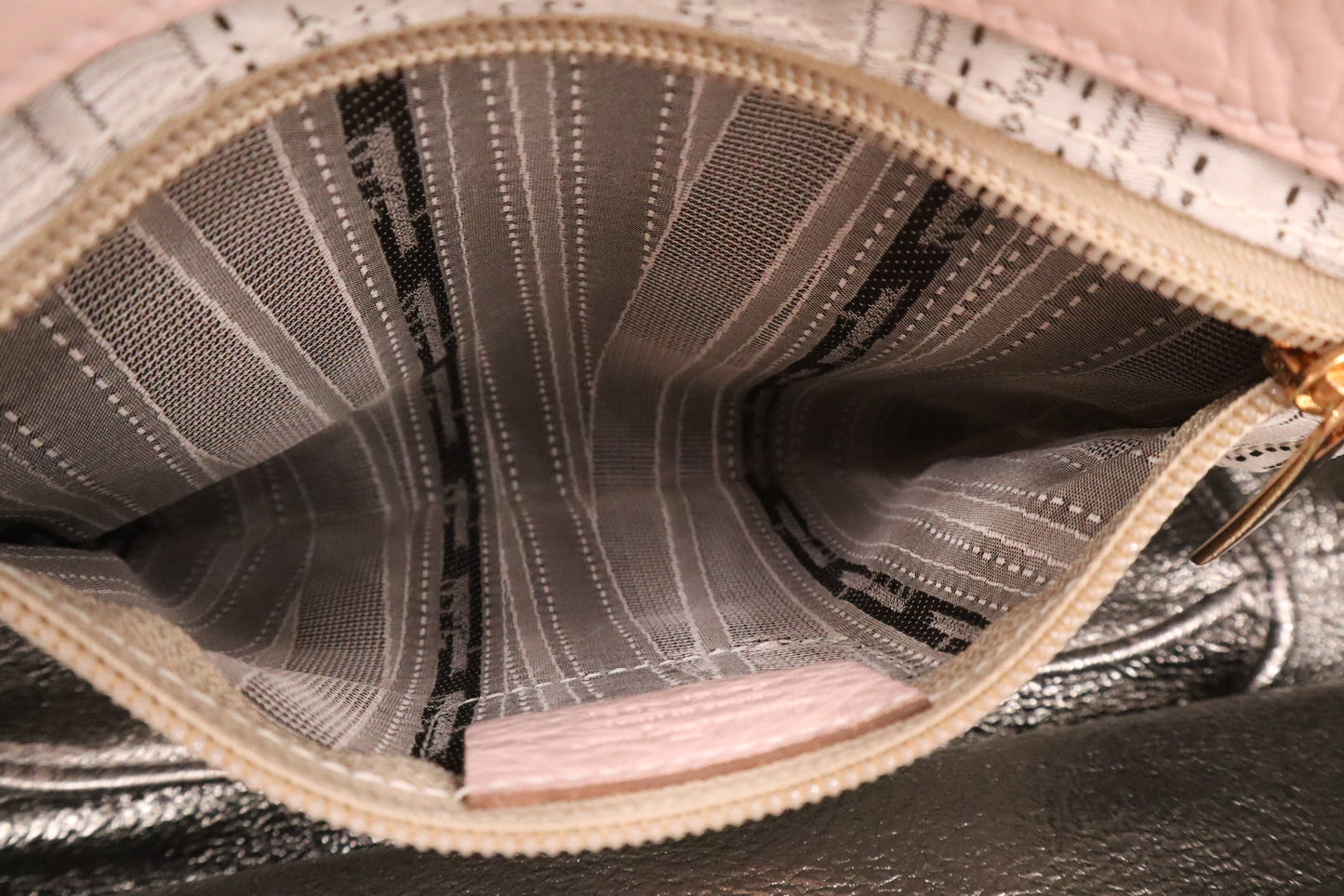 Ferragamo Handbag in Pale Pink Leather