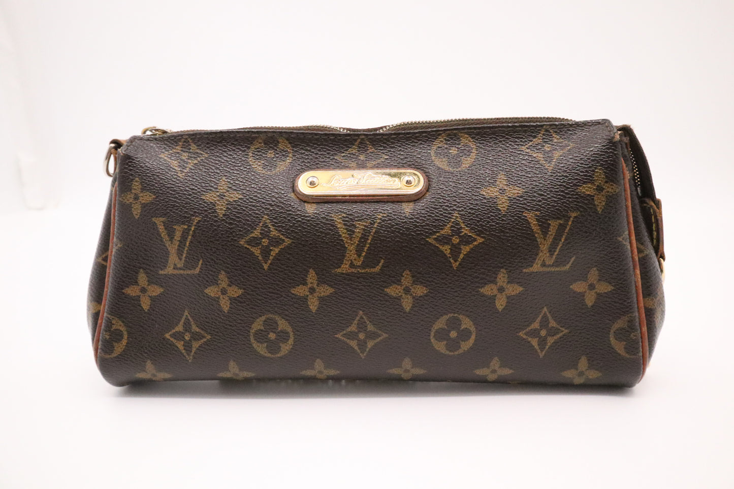 Louis Vuitton Eva Clutch in Monogram Canvas