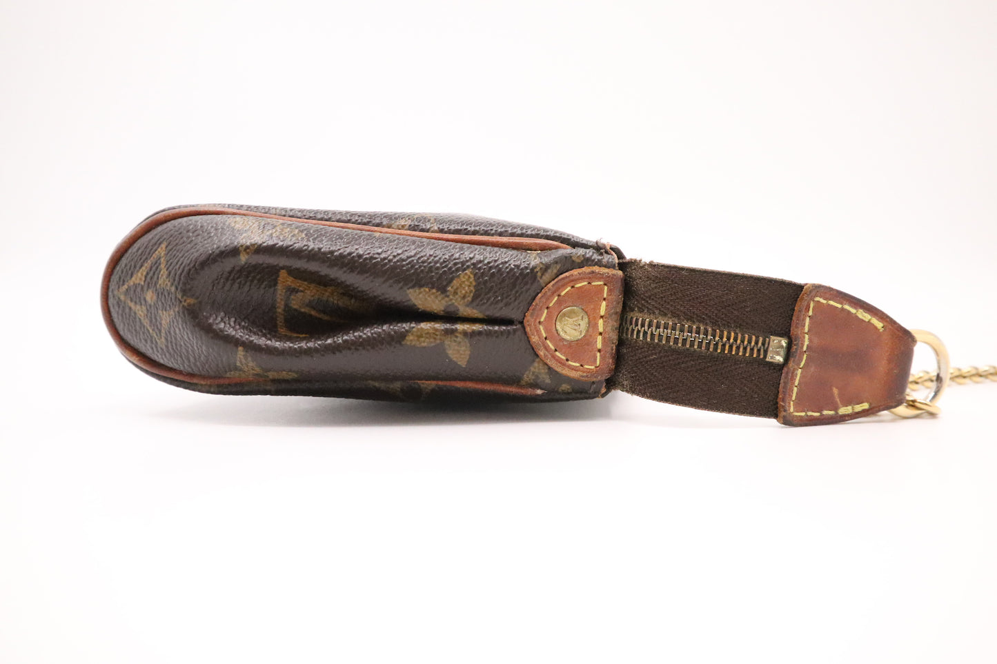 Louis Vuitton Eva Clutch in Monogram Canvas