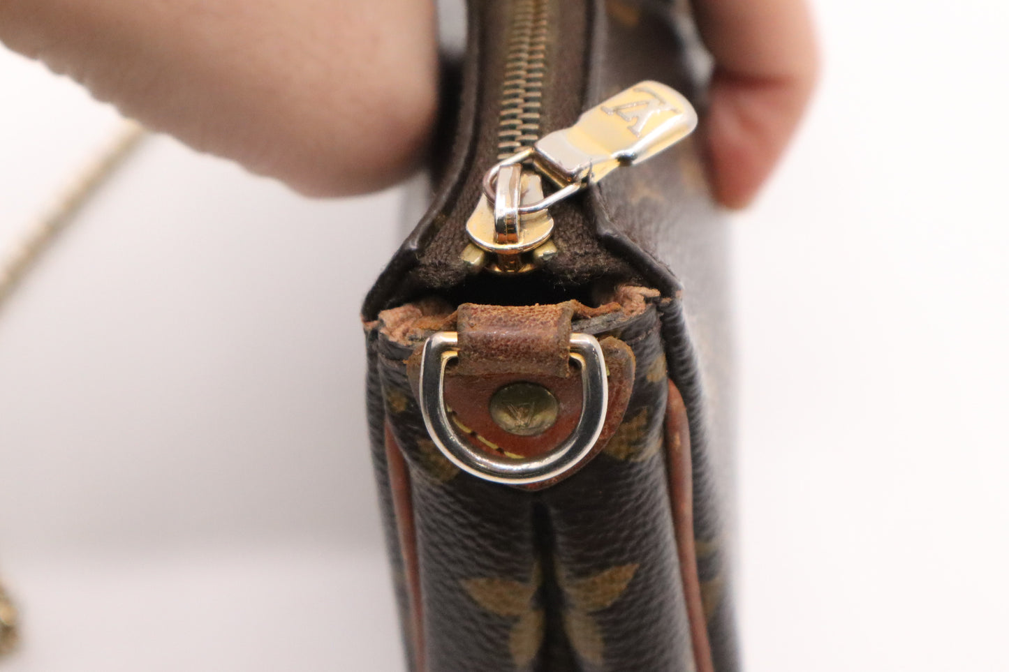 Louis Vuitton Eva Clutch in Monogram Canvas