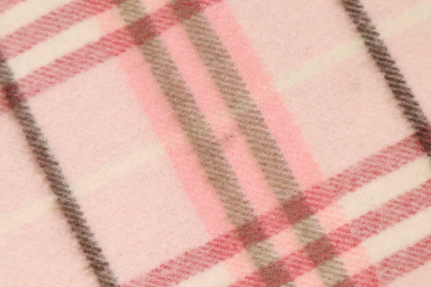 Burberry Scarf in Pink Cashmere