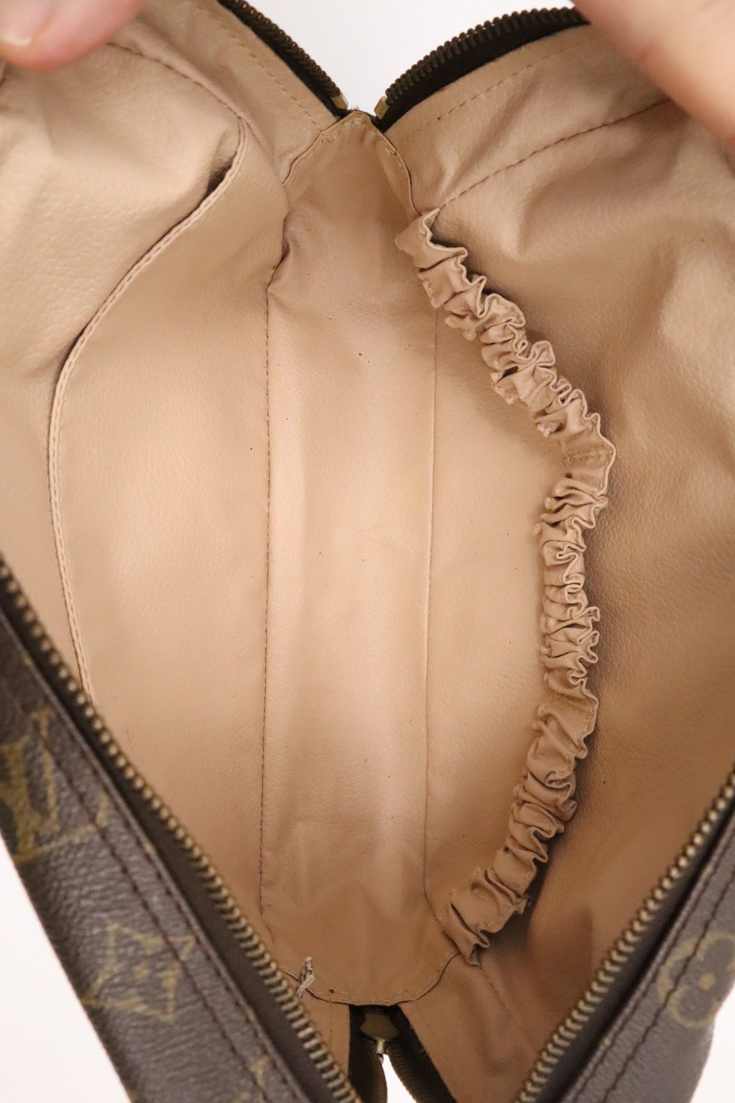 Louis Vuitton Trousse 28 in Monogram Canvas